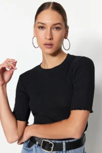 TRENDYOLMİLLA Black Fitted Ribbed Flexible Knitting Blouse - Image 5