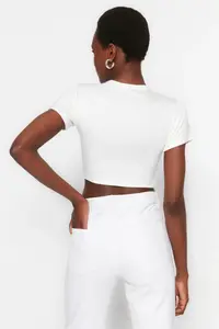 TRENDYOLMİLLA Black-Ecru 2 Sets Package Crop Viscous/Soft Material Flexible Knitting Blouse - Image 5