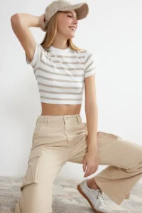 TRENDYOLMİLLA Stone Ecru Striped Viscous/Soft Material Crop Crew Neck Flexible Knitting Blouse