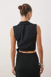 TRENDYOLMİLLA Black tied up Crop Weaving linen look Blouse - Image 4