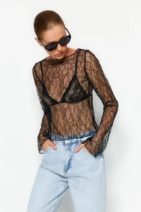 TRENDYOLMİLLA Black Regular Fit Boat Neck Lace Flexible Knitting Blouse