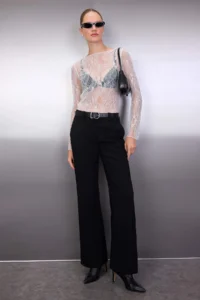 TRENDYOLMİLLA White Regular Fit Boat Neck Lace Flexible Knitting Blouse - Image 2