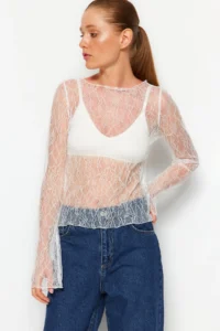 TRENDYOLMİLLA White Regular Fit Boat Neck Lace Flexible Knitting Blouse - Image 7