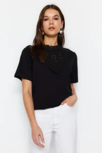TRENDYOLMİLLA Black brodeli Dog collar Basic Regular/Normal Pattern Cotton Knitting Blouse
