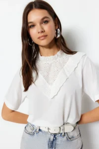 TRENDYOLMİLLA White brodeli Dog collar Basic Regular/Normal Pattern Cotton Knitting Blouse