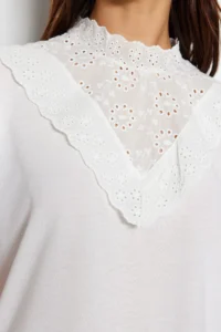 TRENDYOLMİLLA White brodeli Dog collar Basic Regular/Normal Pattern Cotton Knitting Blouse - Image 2