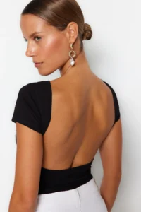 TRENDYOLMİLLA Black Low-cut back Crop Cotton Flexible Knitting Blouse - Image 3