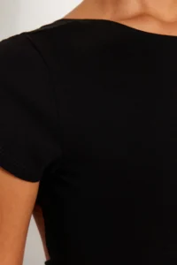 TRENDYOLMİLLA Black Low-cut back Crop Cotton Flexible Knitting Blouse - Image 5