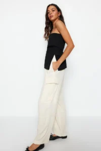 TRENDYOLMİLLA Black Strapless Yaka Yandan Zippered Crepe Knitting Blouse - Image 3