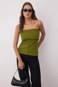 TRENDYOLMİLLA Oil Green Strapless Collar Side Zippered Crepe Knitting Blouse