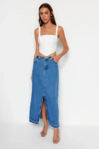 TRENDYOLMİLLA Ecru Sleeveless Corset Crop Weaving Blouse - Image 4