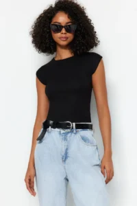 TRENDYOLMİLLA Black Viscous/Soft Material Fitted Moon Arm Knitting Blouse