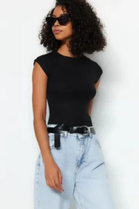 TRENDYOLMİLLA Black Viscous/Soft Material Fitted Moon Arm Knitting Blouse - Image 2