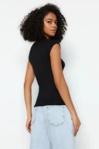 TRENDYOLMİLLA Black Viscous/Soft Material Fitted Moon Arm Knitting Blouse - Image 6