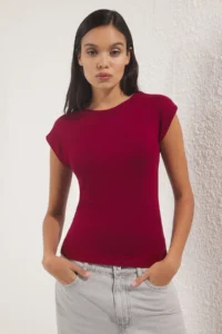 TRENDYOLMİLLA Burgundy Viscous/Soft Material Fitted Moon Arm Flexible Knitting Blouse