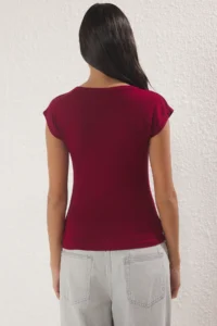 TRENDYOLMİLLA Burgundy Viscous/Soft Material Fitted Moon Arm Flexible Knitting Blouse - Image 4
