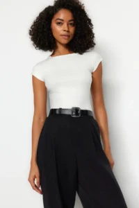 TRENDYOLMİLLA Ecru Viscous Soft Material Fitted Moon Arm Knitting Blouse - Image 2