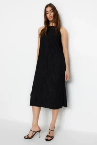 TRENDYOLMİLLA Black shift/Plain Zero Sleeve Midi pleated Knitting Dress - Image 3