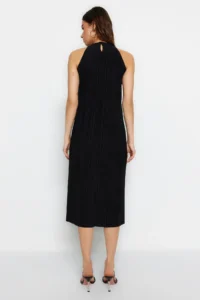 TRENDYOLMİLLA Black shift/Plain Zero Sleeve Midi pleated Knitting Dress - Image 6
