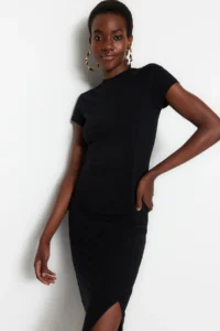 TRENDYOLMİLLA Black Fitted Midi Cotton Flexible Knitting Dress with Gathering and Slit Detail - Image 3