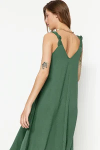 TRENDYOLMİLLA Green Rahat Kesim V-neck Midi Weaving Dress - Image 4
