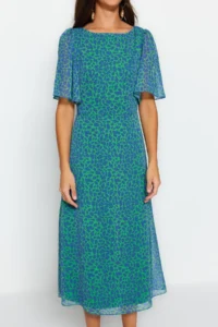 TRENDYOLMİLLA Green animals Patterned A Cut Angel Arm Lined Siphon Flight Flight Weaving Midi Dress - Image 7
