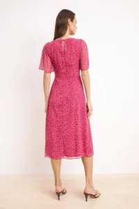 TRENDYOLMİLLA Fuchsia animals Patterned A Cut Angel Arm Lined Siphon Flight Flight Weaving Midi Dress - Image 4