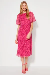 TRENDYOLMİLLA Fuchsia animals Patterned A Cut Angel Arm Lined Siphon Flight Flight Weaving Midi Dress - Image 6