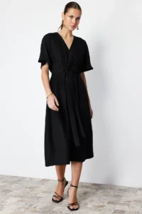 TRENDYOLMİLLA Black Binding Detailed A Cut V-neck Midi Weaving Dress - Image 6