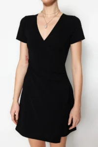 TRENDYOLMİLLA Black Double breasted Yaka A-line Crepe Mini smart Knitting Dress - Image 3