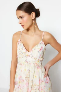 TRENDYOLMİLLA White flower patterned A-Cut Ruffle Detailed Lined Siphon Maxi Weaving Dress - Image 4