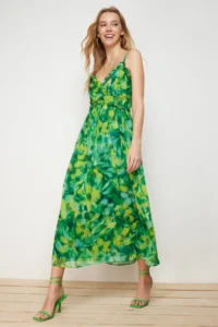 TRENDYOLMİLLA Green flower patterned A-Cut Ruffle Detailed Lined Siphon Maxi Weaving Dress - Image 2