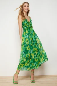 TRENDYOLMİLLA Green flower patterned A-Cut Ruffle Detailed Lined Siphon Maxi Weaving Dress - Image 3