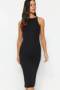 TRENDYOLMİLLA Black Fitted Collar Accessory Detailed Midi Pencil Skirt Weaving Dress - Image 4