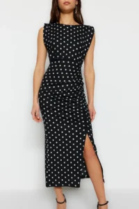 TRENDYOLMİLLA Black Polka Dot Low-cut back Slit Detailed Maxi Flexible Knitting Pen Dress - Image 3