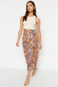 TRENDYOLMiLLA More Sustainable Multicolored flower patterned Viscose Fabric Midi Weaving Skirt - Image 2