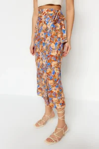 TRENDYOLMiLLA More Sustainable Multicolored flower patterned Viscose Fabric Midi Weaving Skirt - Image 5