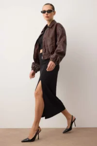 TRENDYOLMİLLA Black smart Crepe Slit Detailed Maxi High Waist Flexible Knitting Skirt - Image 2