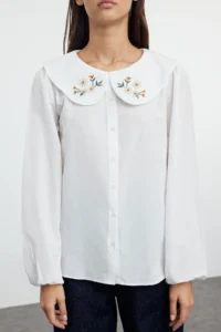 TRENDYOLMİLLA Ecru Collar Embroidery Detailed Cotton Oversized Weaving Shirt - Image 3