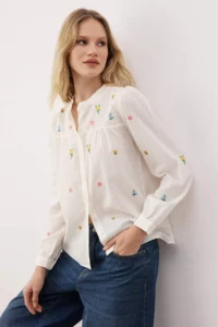 TRENDYOLMİLLA Ecru Çiçek Embroidered Oversized Weaving Shirt - Image 2