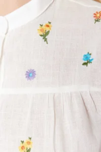TRENDYOLMİLLA Ecru Çiçek Embroidered Oversized Weaving Shirt - Image 9