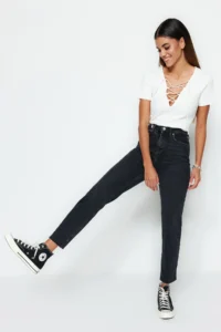 TRENDYOLMİLLA Black High Waist Less Flexible Mom Cut Hem jeans - Image 2