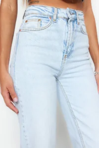 TRENDYOLMİLLA Light Blue High Waist Less Flexible Mom Cut Hem jeans - Image 4