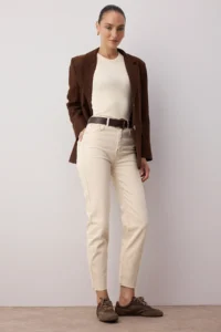 TRENDYOLMİLLA Ecru High Waist Middle Flexible Mom Kesik Hem jeans - Image 15