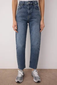 TRENDYOLMİLLA Dark Blue Cut Hem High Waist slim Less Flexible Mom jeans - Image 3