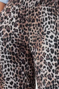 TRENDYOLMİLLA Leopard Printed Wide Leg/Rahat Kesim High Waist Flexible Pants - Image 4