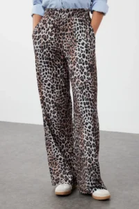 TRENDYOLMİLLA Leopard Printed Wide Leg/Rahat Kesim High Waist Flexible Pants - Image 5