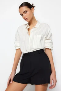 TRENDYOLMiLLA Black Rib Detailed Weaving Shorts - Image 3