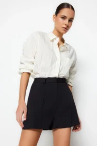 TRENDYOLMiLLA Black Rib Detailed Weaving Shorts - Image 4