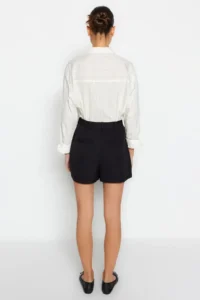 TRENDYOLMiLLA Black Rib Detailed Weaving Shorts - Image 7